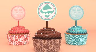 موکاپ لوگو روی کاپ کیک