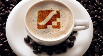 موکاپ لوگو روی فنجون قهوه