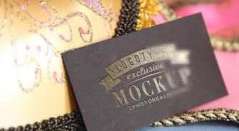 موکاپ لوگو طلایی روی کارت ویزیت کتان