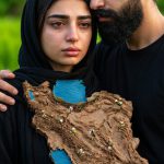 دانلود پرامپت ساخت عکس دونفره با نقشه ایران (وطنم)